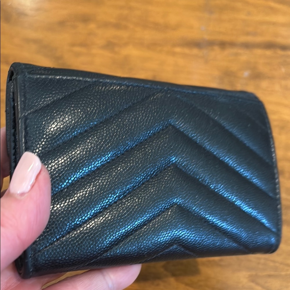 Authentic Yves Saint Laurent Black Leather Women's Compact Wallet - Picture 6 of 8